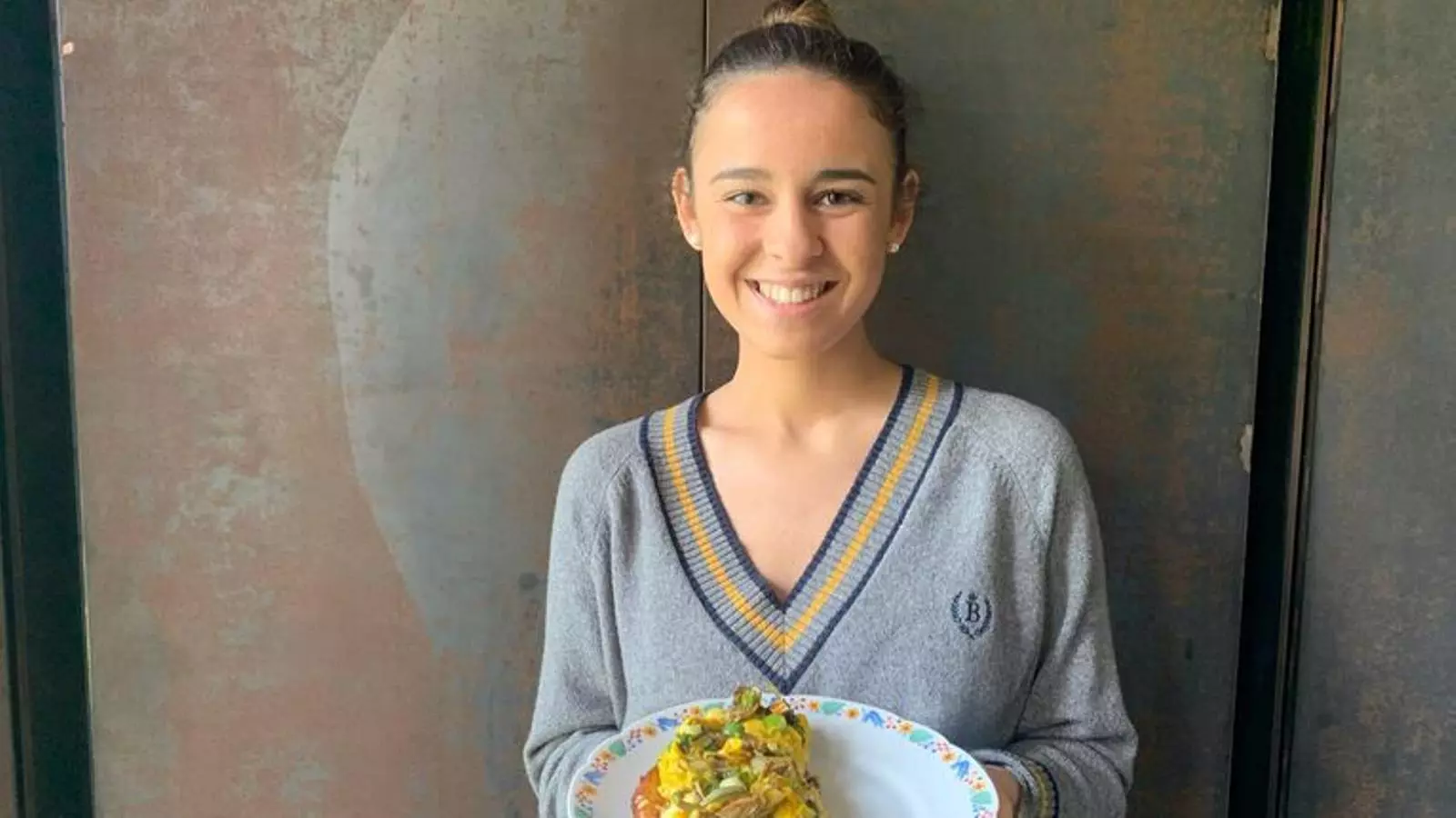 Carlota Puigvert explica com preparar el plat