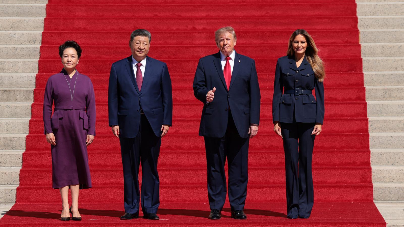El presidente de los EE. UU., Donald Trump, y la primera dama, Melania Trump, el presidente de China, Xi Jinping, y su esposa, Peng Liyuan, llegan al Museo de los Archivos Nacionales en Washington.