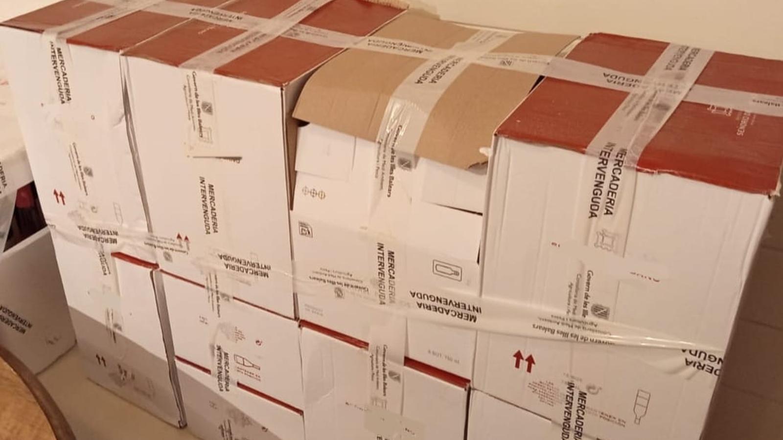 Die beschlagnahmten Weinkisten
