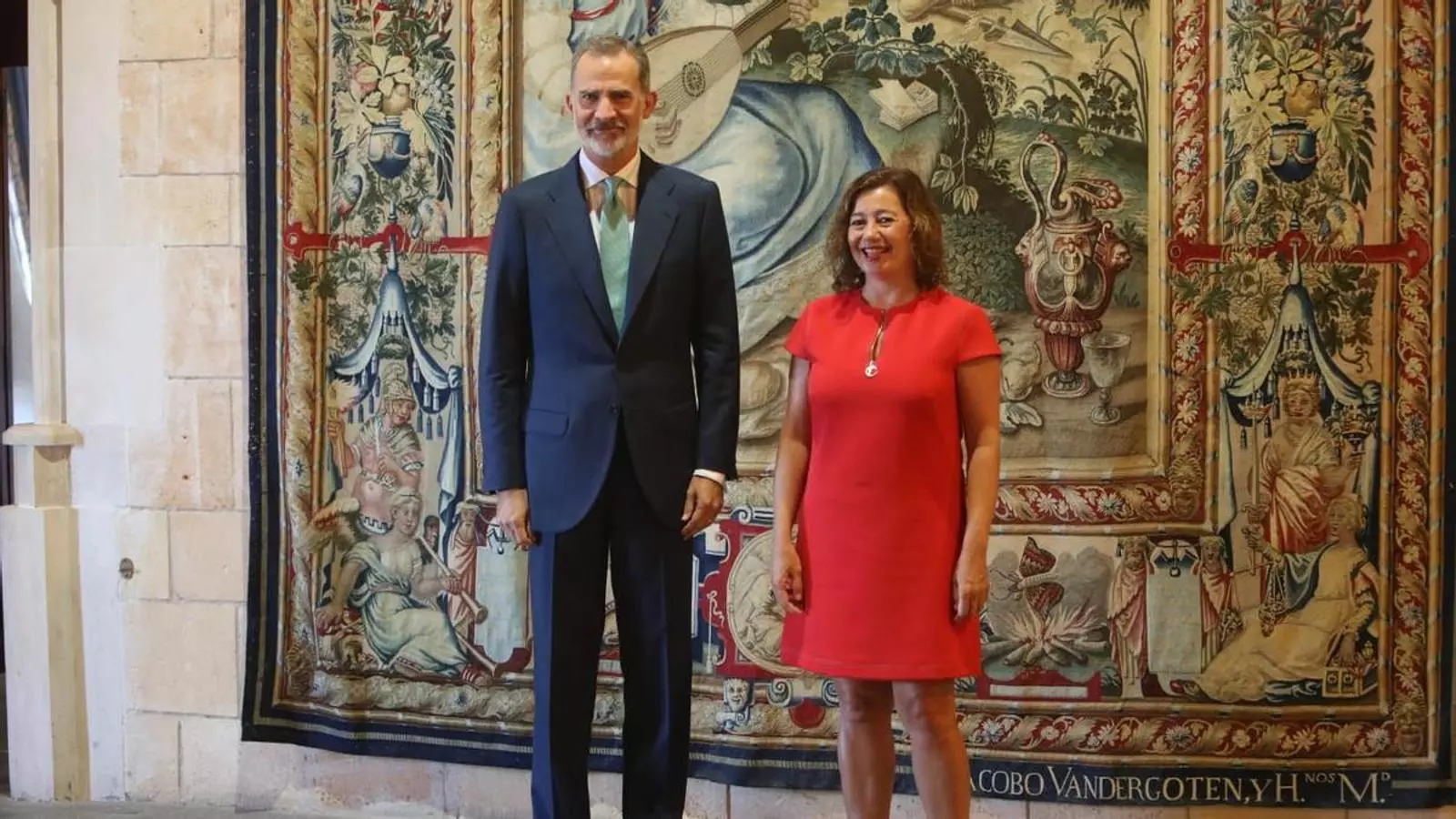 El rei Felip VI i la presidenta del Govern, Francina Armengol, aquest divendres al Palau de l'Almudaina