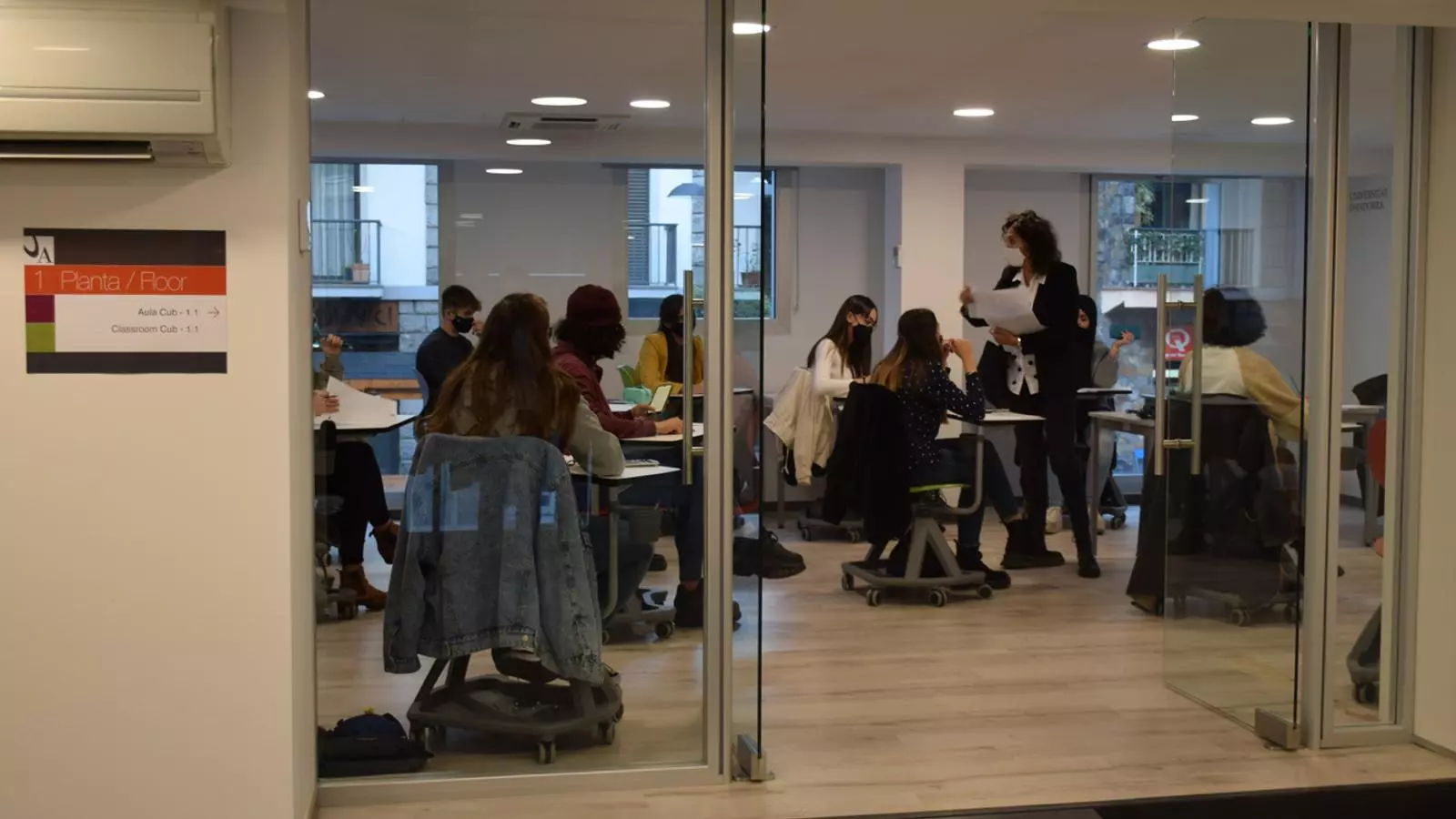 Primeres classes al nou edifici el 'Cub' de la Universitat d'Andorra. / A. S. (ANA)