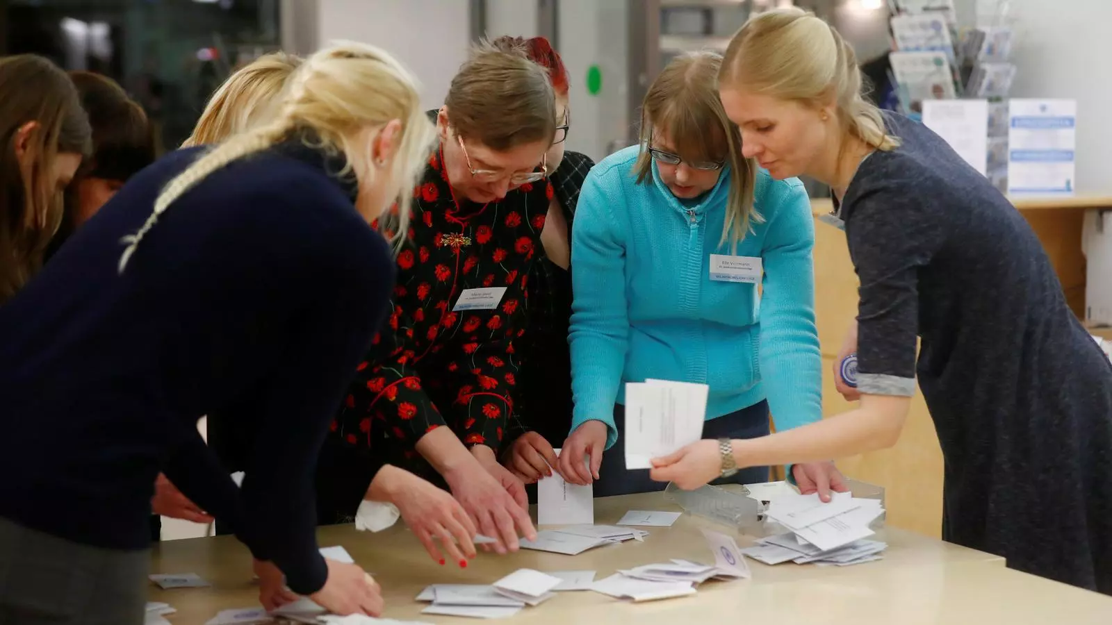 Recompte en un col·legi electoral de Tallin