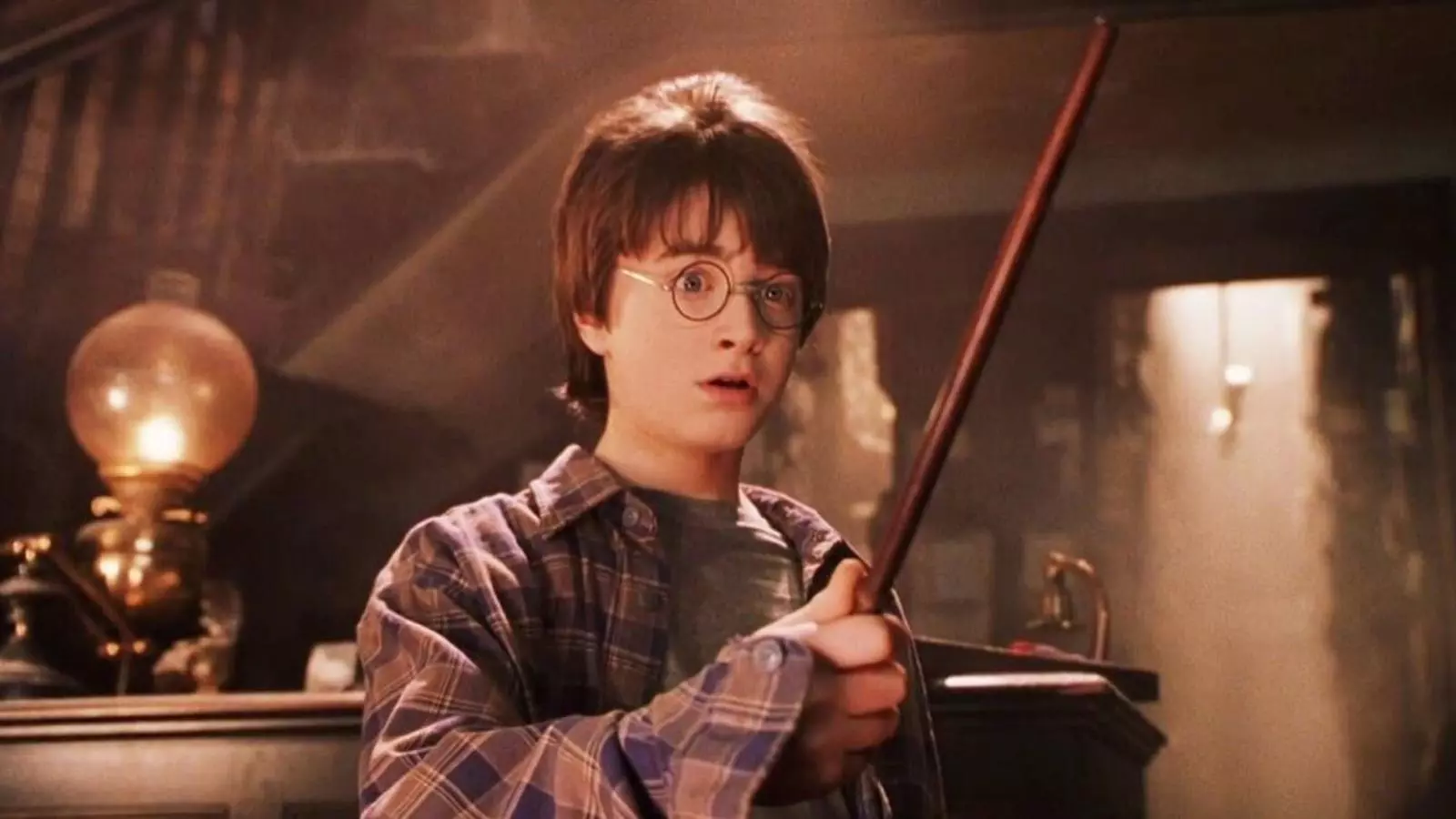 Una imatge de Harry Potter amb la vareta màgica.