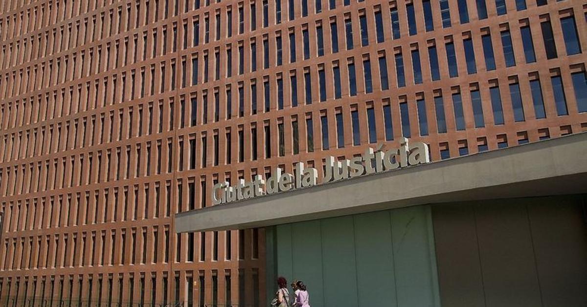 First trial to stop a dignified death: Noelia wants euthanasia, her family does not