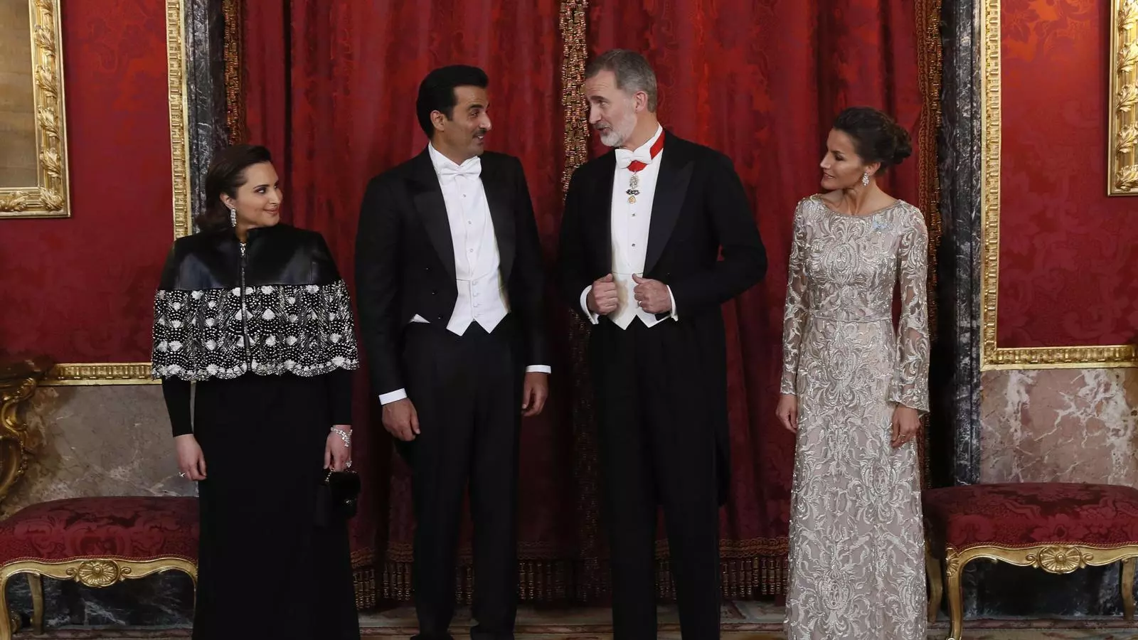Felip VI i Letícia amb l'emir de Qatar Tamim bin Hamad Al Thani i la jequesa Jawaher Bint Hamad Bin Suhaim Al Thani.