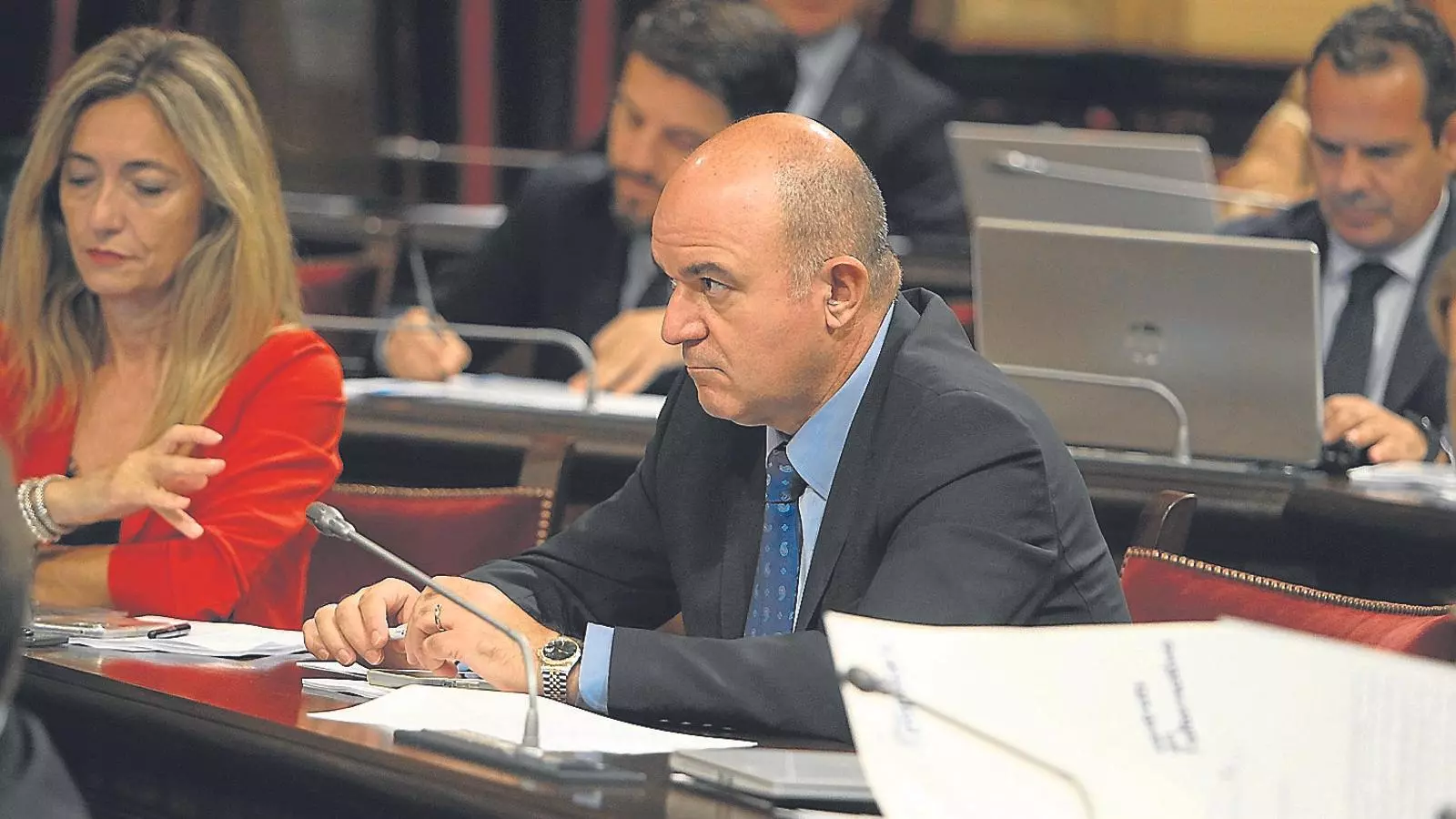 Vicent Marí, del PP, és un cas paradigmàtic, ja que és al mateix temps president del Consell Insular d’Eivissa i diputat al Parlament
