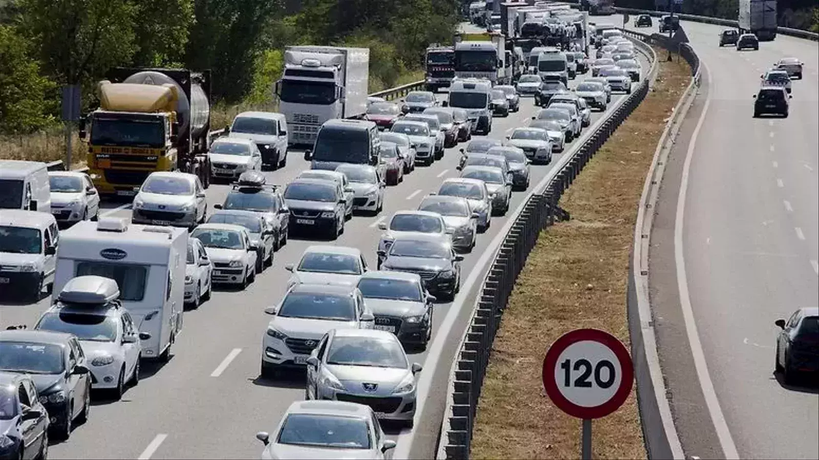 Cues a l'AP-7 aquest mes de juny