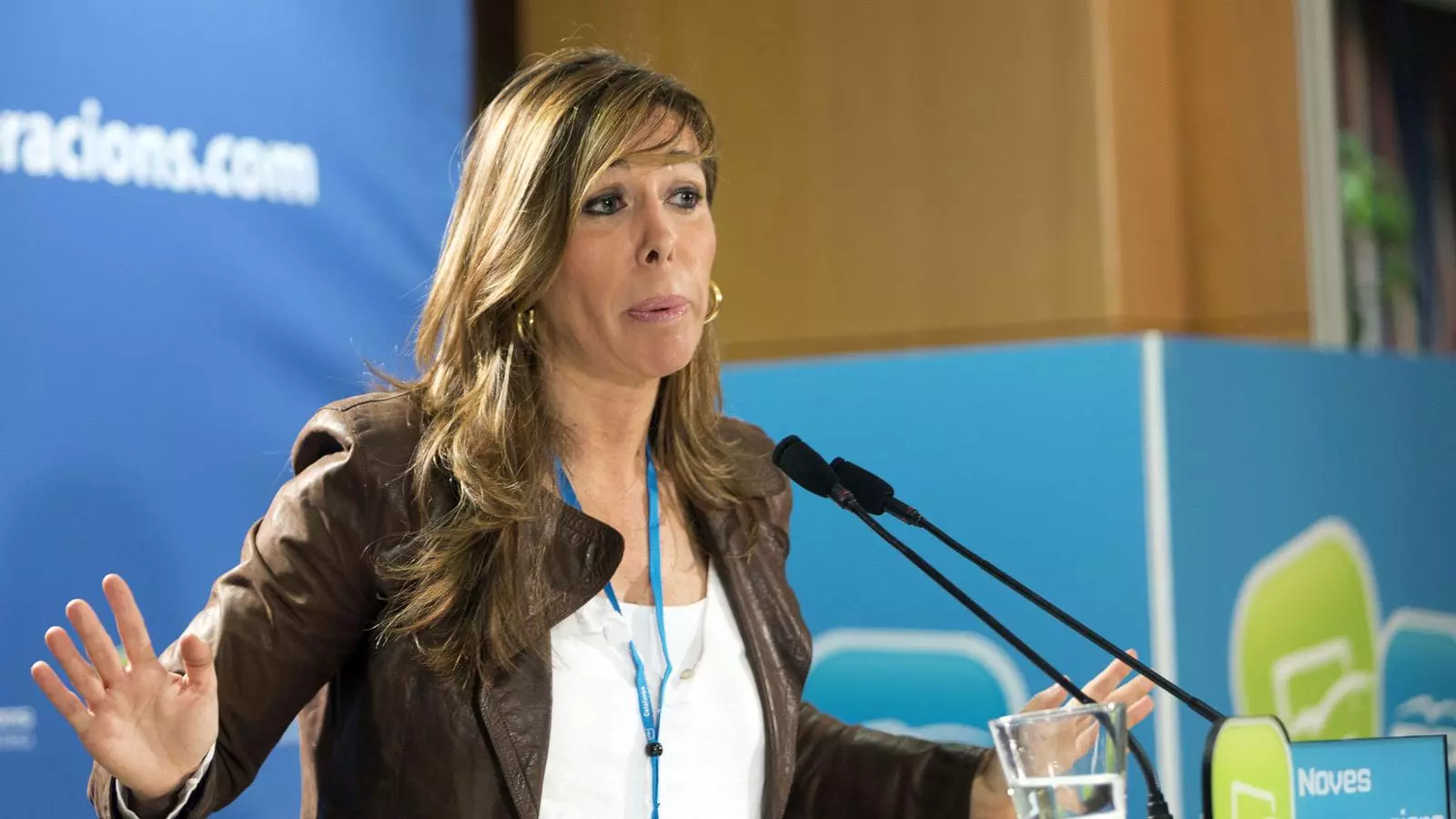 La líder del PP català, Alícia Sánchez-Camacho, ha prescindit de l'escorta dels Mossos i l'ha demanat a la Policia Nacional.