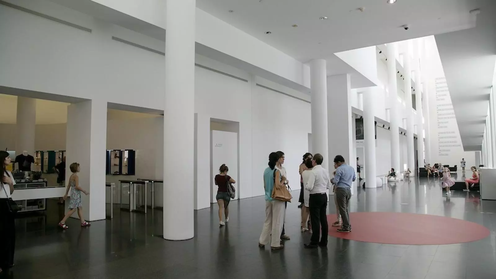 El Macba ha rebut visitants aquest dimecres per primera vegada des de que va començar la vaga indefinida dels treballadors de Ciut'art