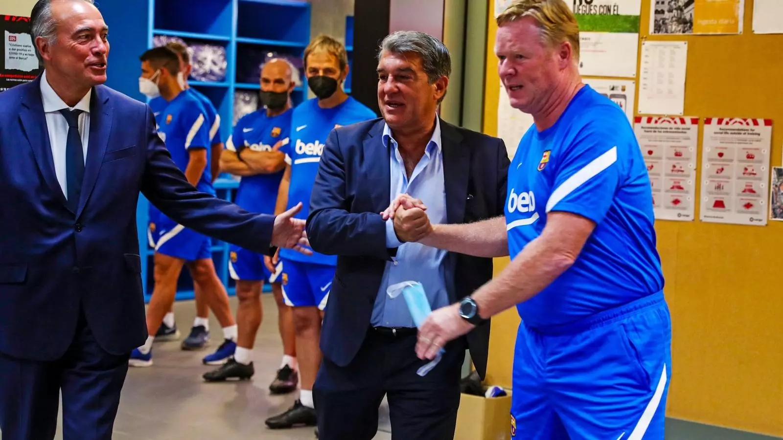 Rafael Yuste, Joan Laporta i Ronald Koeman