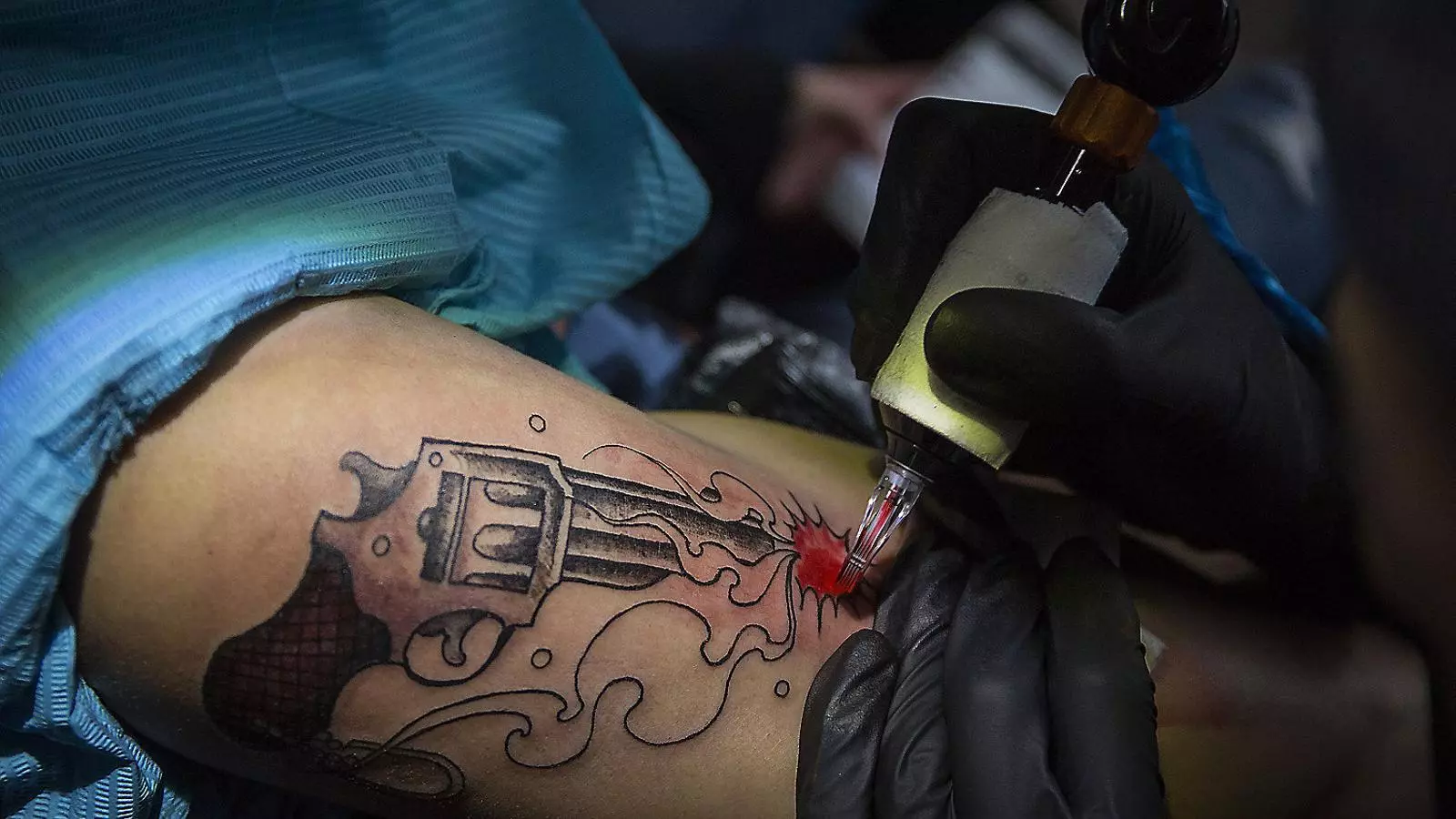 S’han detectat 4.000 substàncies potencialment nocives a la tinta dels tatuatges.