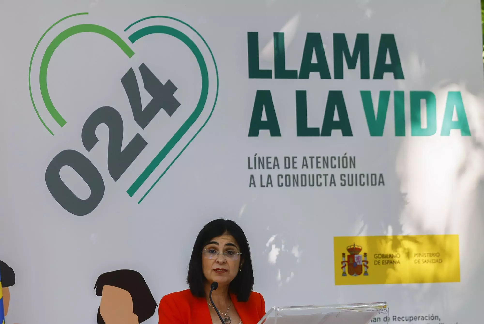 La ministra de Sanitat, Carolina Darias, durant la presentació de la línia 024 d'atenció a la conducta suïcida.