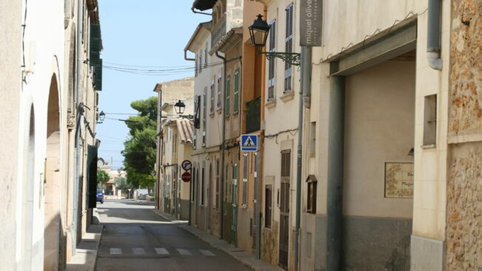 El carrer de la Font, al centre de Petra. / ARA BALEARS