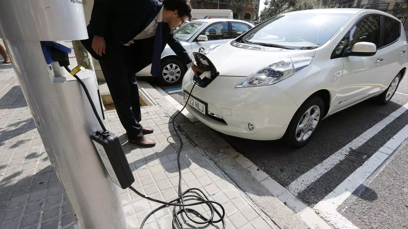 Imatge d'arxiu d'un vehicle elèctric.