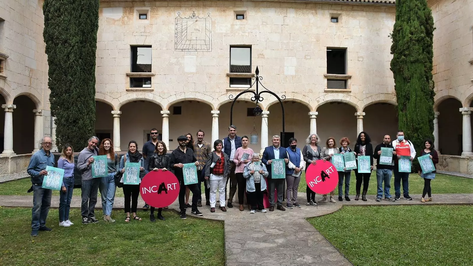 Foto de família Incart 2022 al Claustre de Sant Domingo