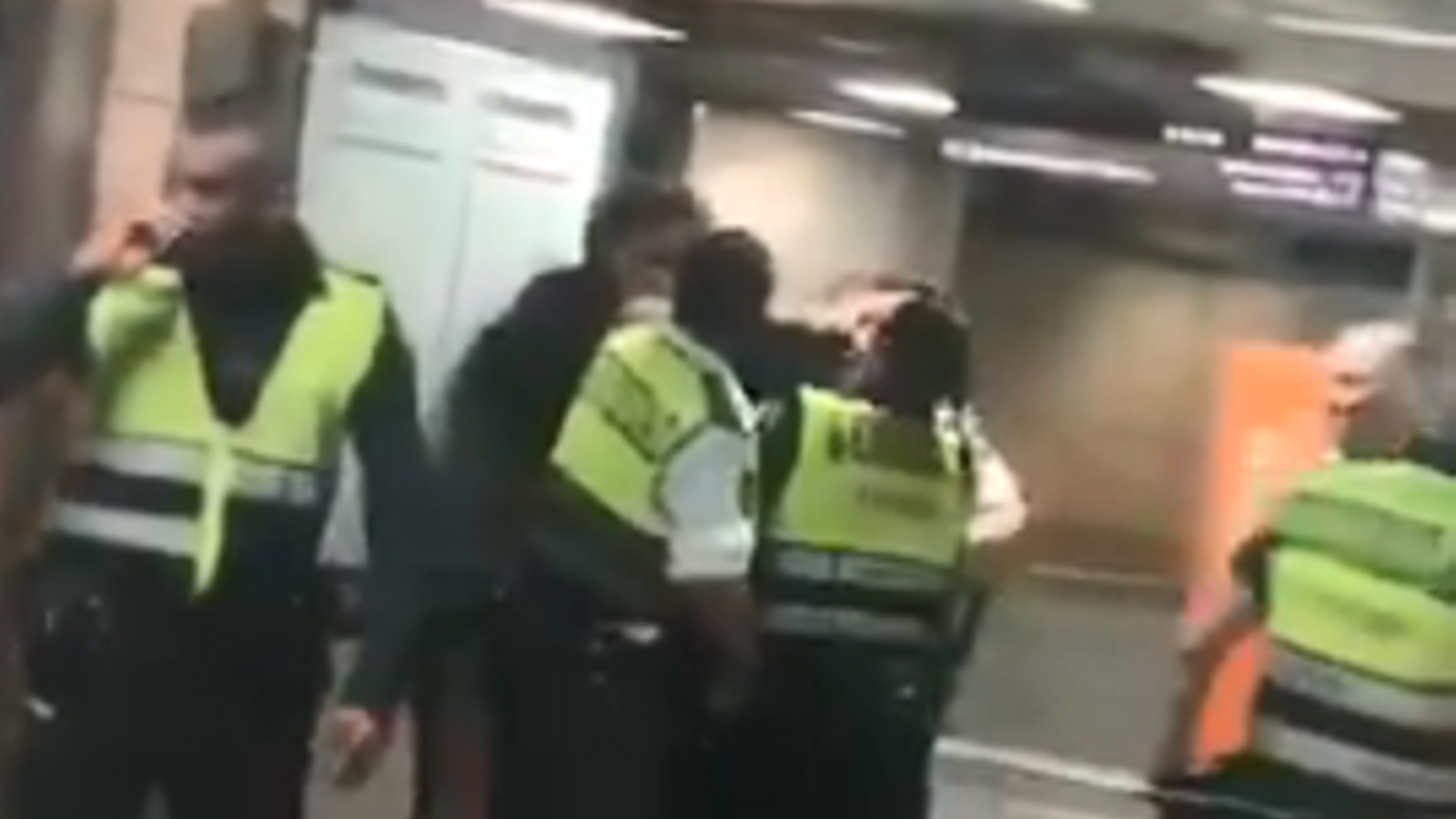 Aparten un equip de vigilants de seguretat de Renfe per una actuació "desproporcionada"