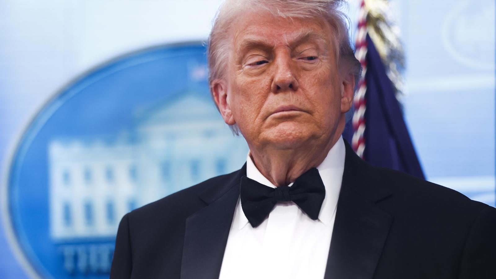 El presidente Donald Trump durante la declaración a los medios después del ataque que tuvo lugar durante la cena de corresponsales en la Casa Blanca.