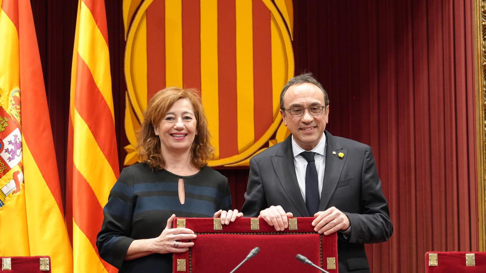La presidenta del Congreso, Francina Armengol, junto al presidente del Parlament, Josep Rull.