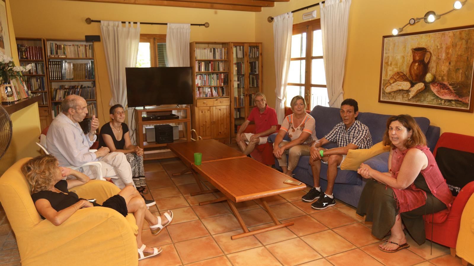 La consellera Patrícia Gómez ha visitat la residència de l'associació.