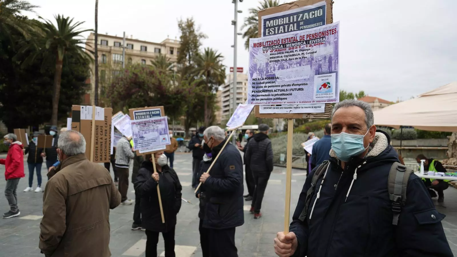 Una cinquantena de persones es concentren a Palma per defensar el sistema públic de pensions.