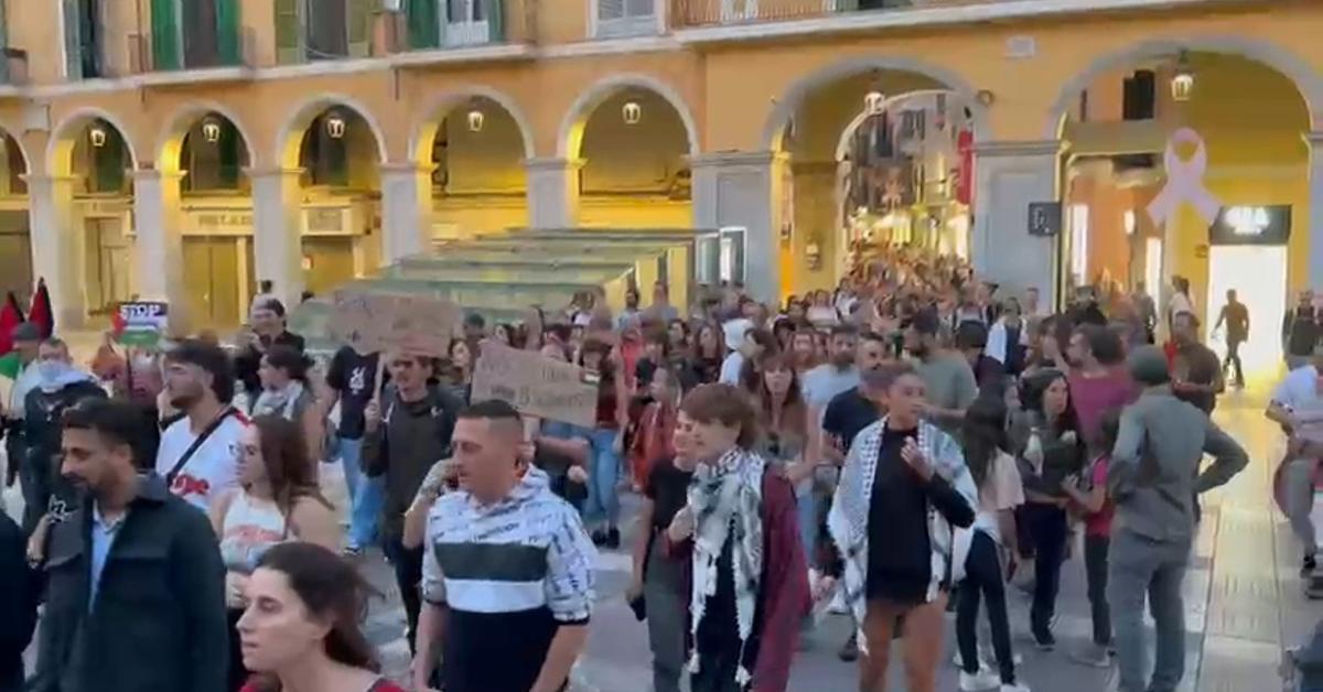 Miles de personas vuelven a salir a la calle para reclamar la libertad ...