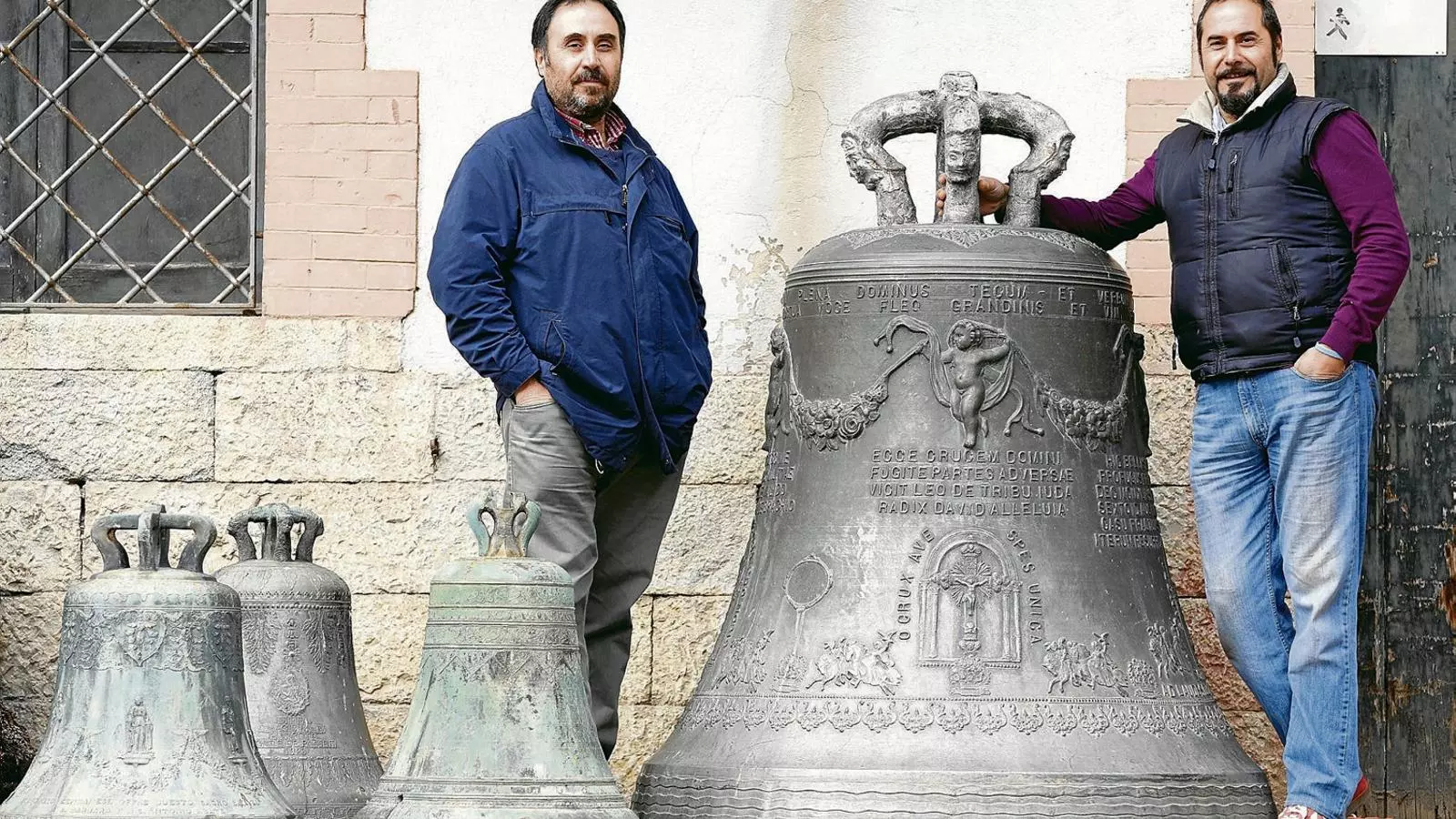 Armando Marinelli (a l’esquerra) i Pasquale Marinelli són els actuals propietaris de la Fonderia Pontificia Marinelli, situada al poble d’Agnone, a la regió del Molise, al sud d’Itàlia.