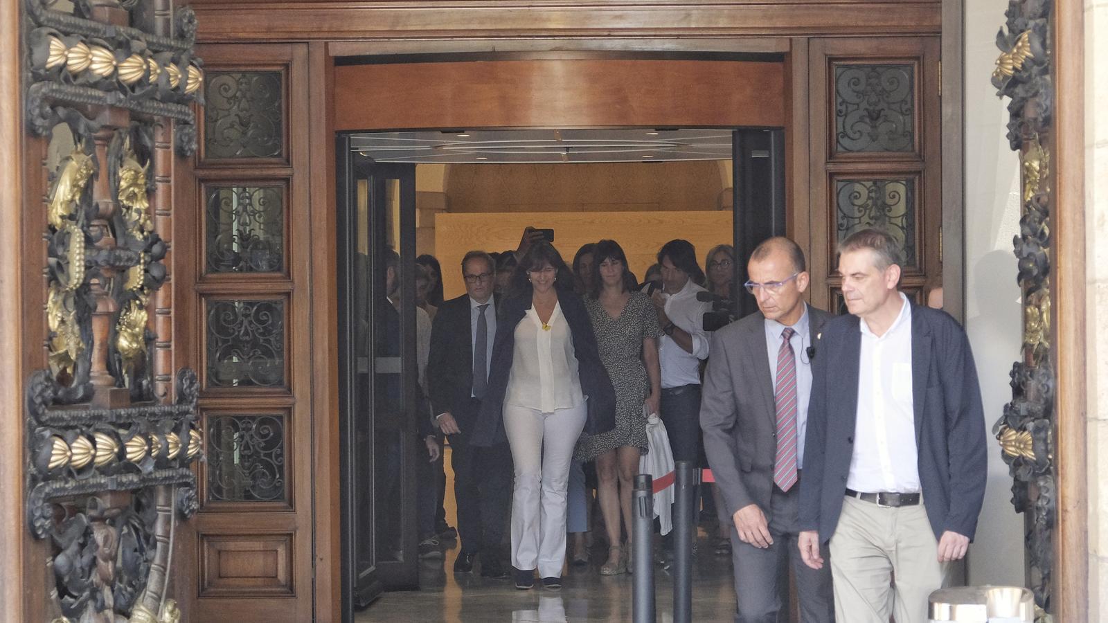 La presidenta del Parlament suspesa, Laura Borràs, sortint de la cambra catalana