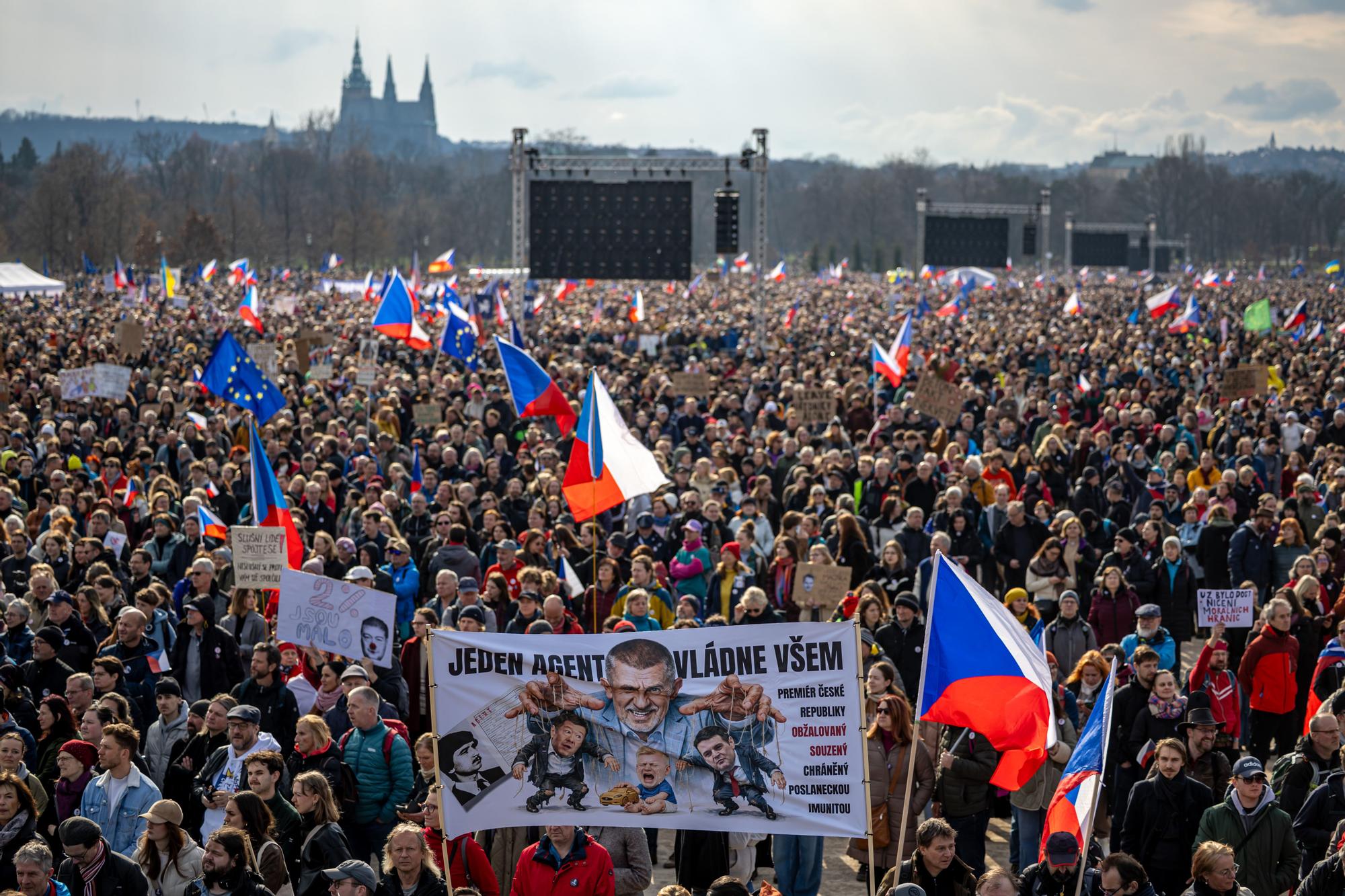 Més de 150.000 persones han participat a la manifestació de Praga.