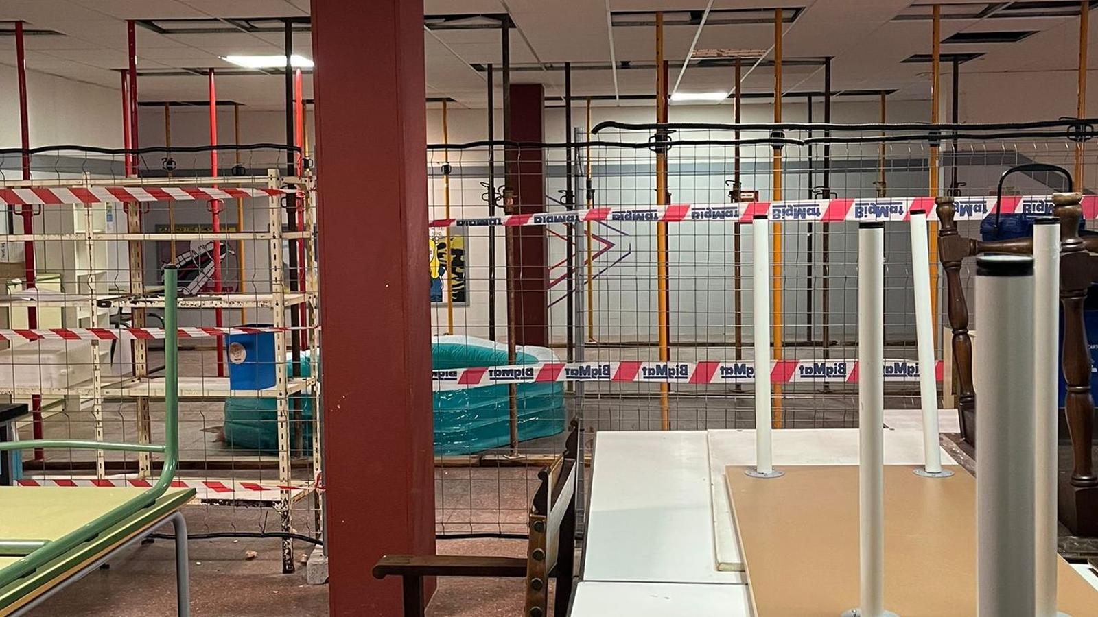 Un dels espais de l'IES Felanitx del tot inhabitable.