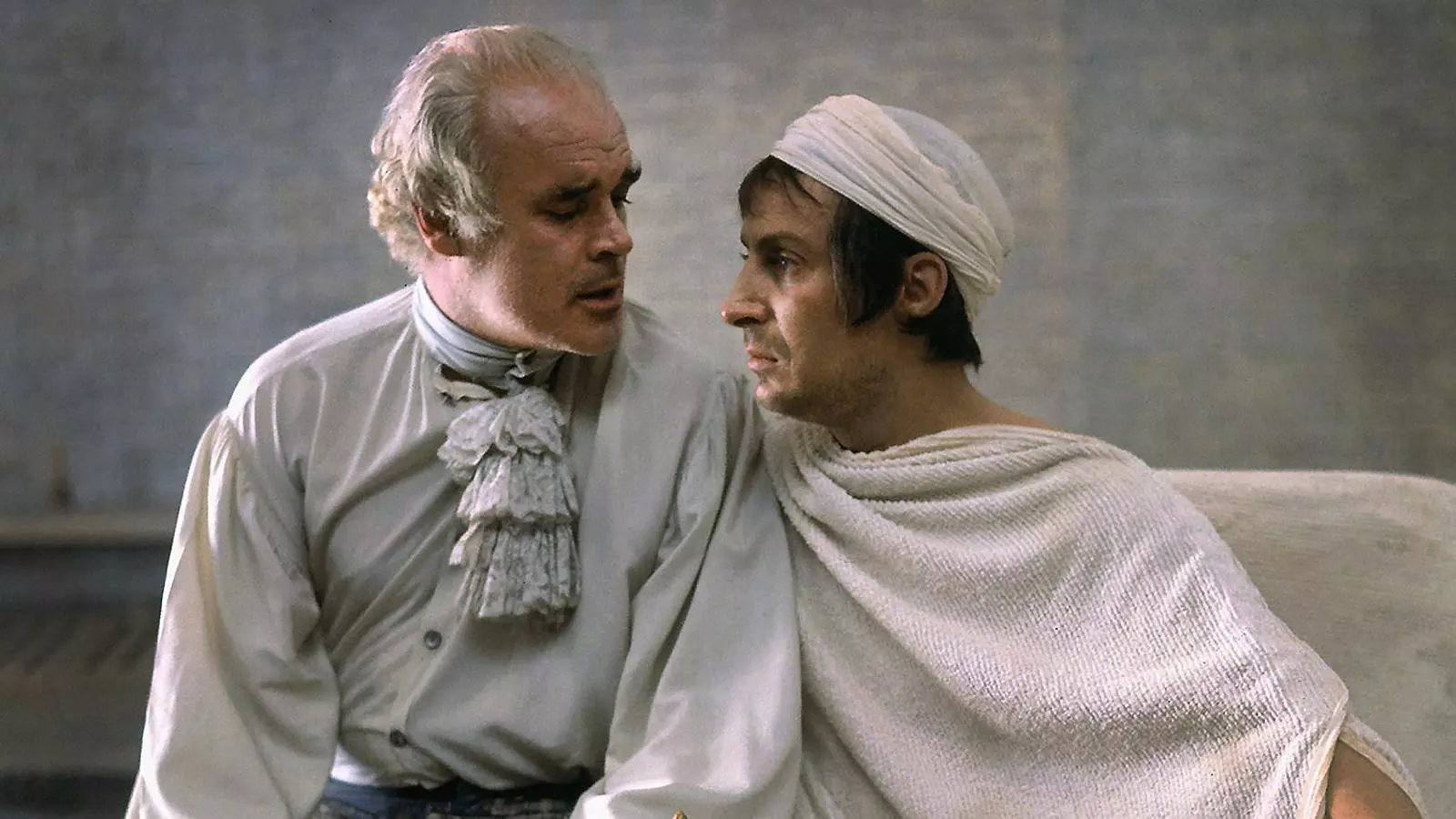 Fotograma de la pel·lícula britànica Marat-Sade, estrenada l’any 1967 i basada en l’obra de teatre de Peter Weiss.