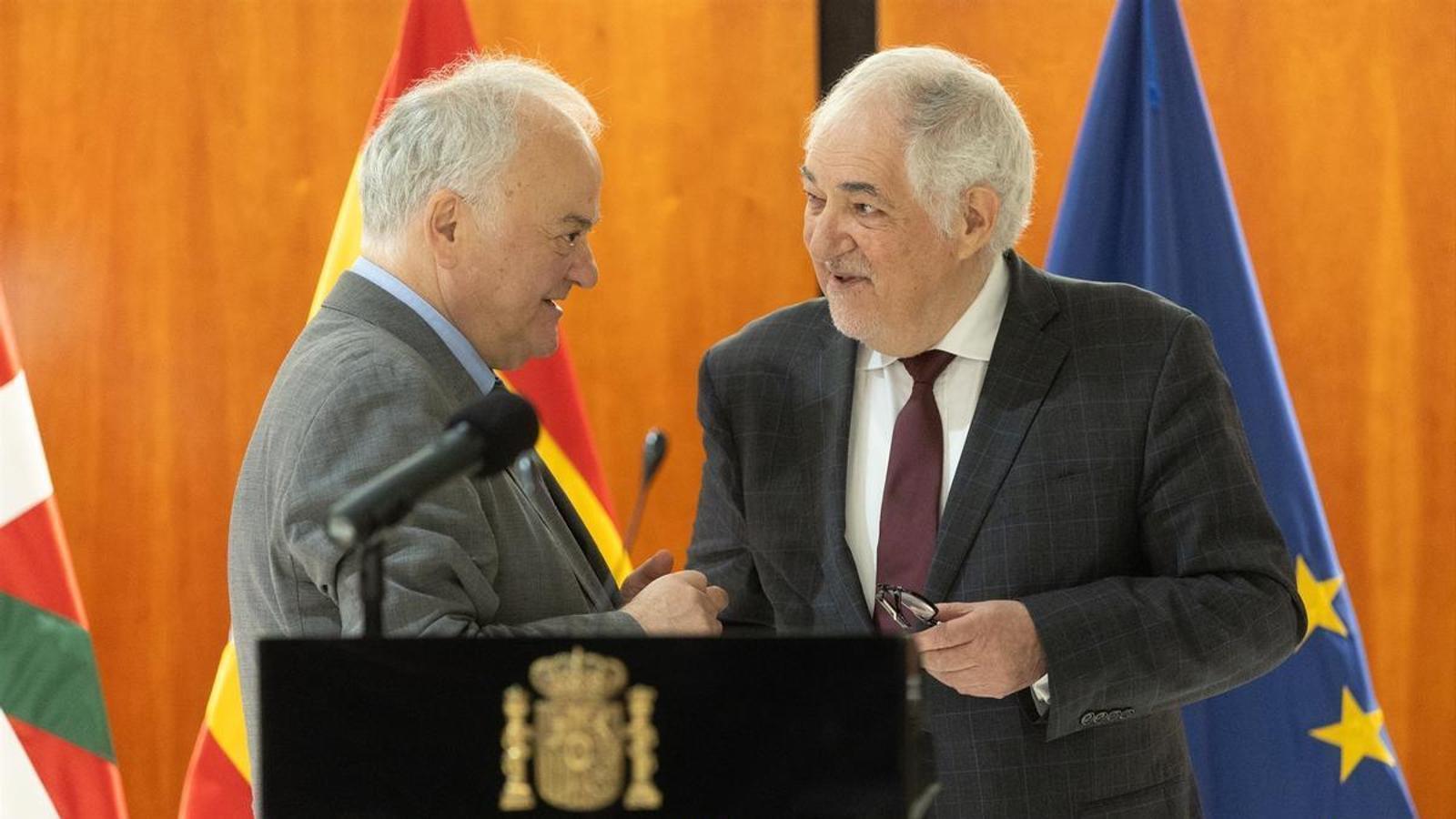 Ramón Sáez and the president of the Constitutional [Court], Cándido Conde-Pumpido, during a tribute act to Francisco Tomás y Valiente in February 2025