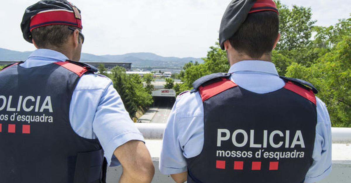 Catalunya posarà a prova una nova estratègia per fer front als problemes de convivència que pateixen algunes escoles i instituts: agents dels Mossos d'Esquadra es desplegaran de paisà en diversos centres educatius.

Llegeix la notícia, a l'ARA