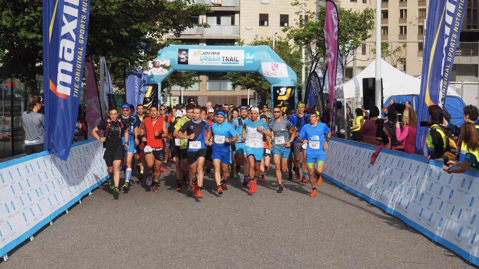 Sortida de la cursa de 21 km, a la 2a Jorma Urban Trail, aquest diumenge al matí. / COMÚ D'ESCALDES-ENGORDANY