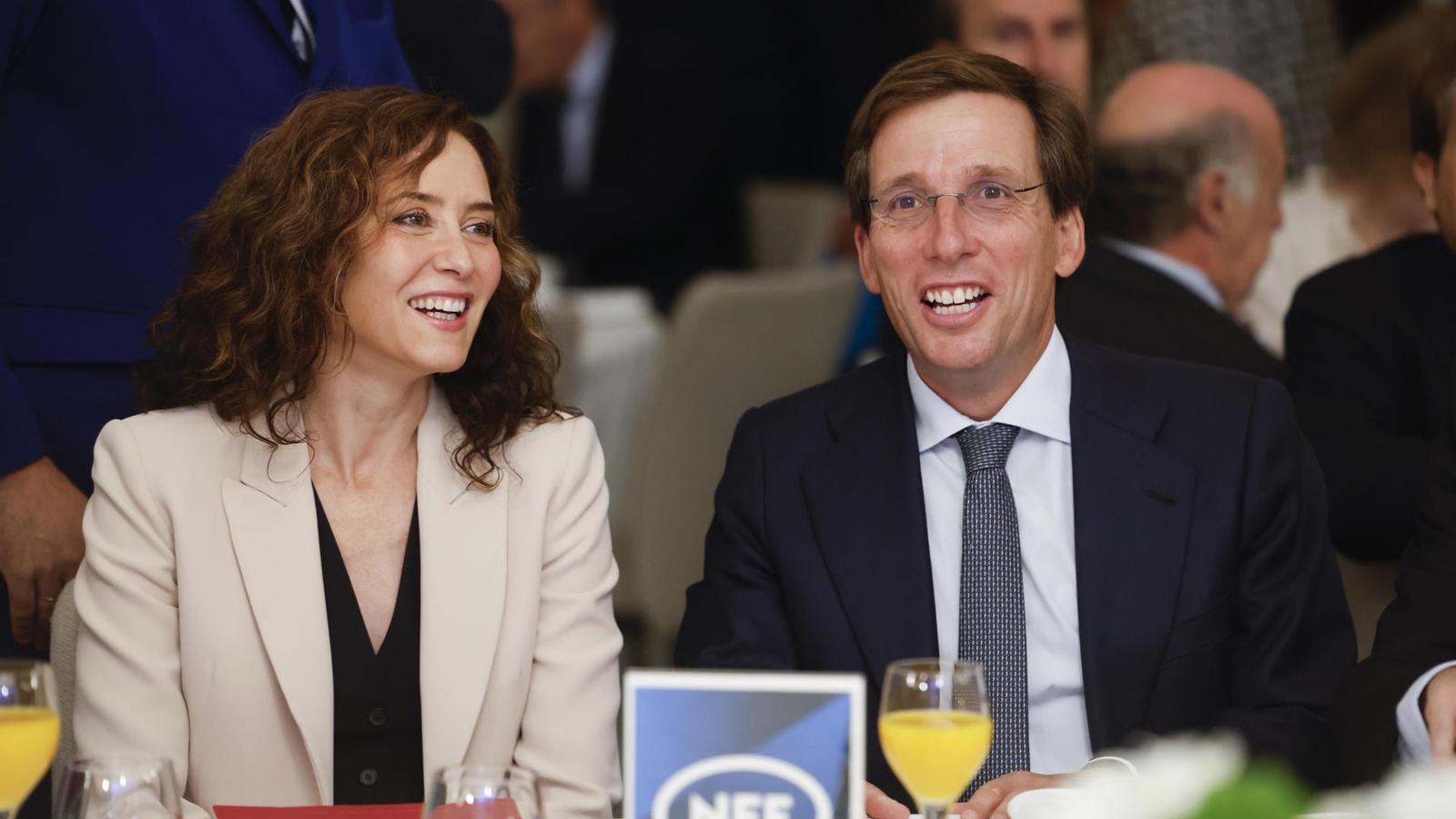 The president of Madrid, Isabel Díaz Ayuso, with the mayor, José Luis Martínez-Almeida, at an informative breakfast