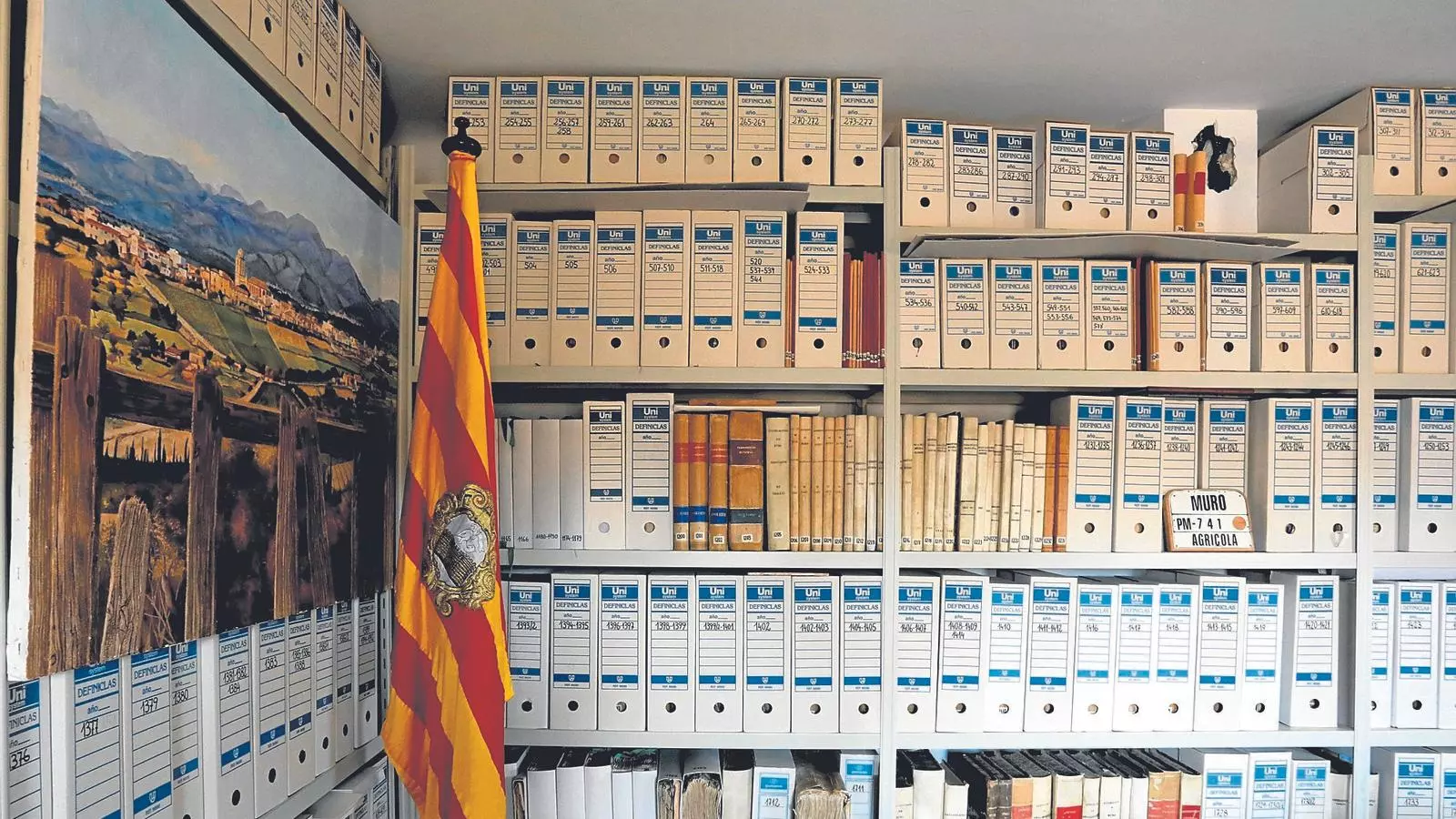 L'arxiu municipal de Muro que en poc temps es traslladarà a un edifici acabat de reformar