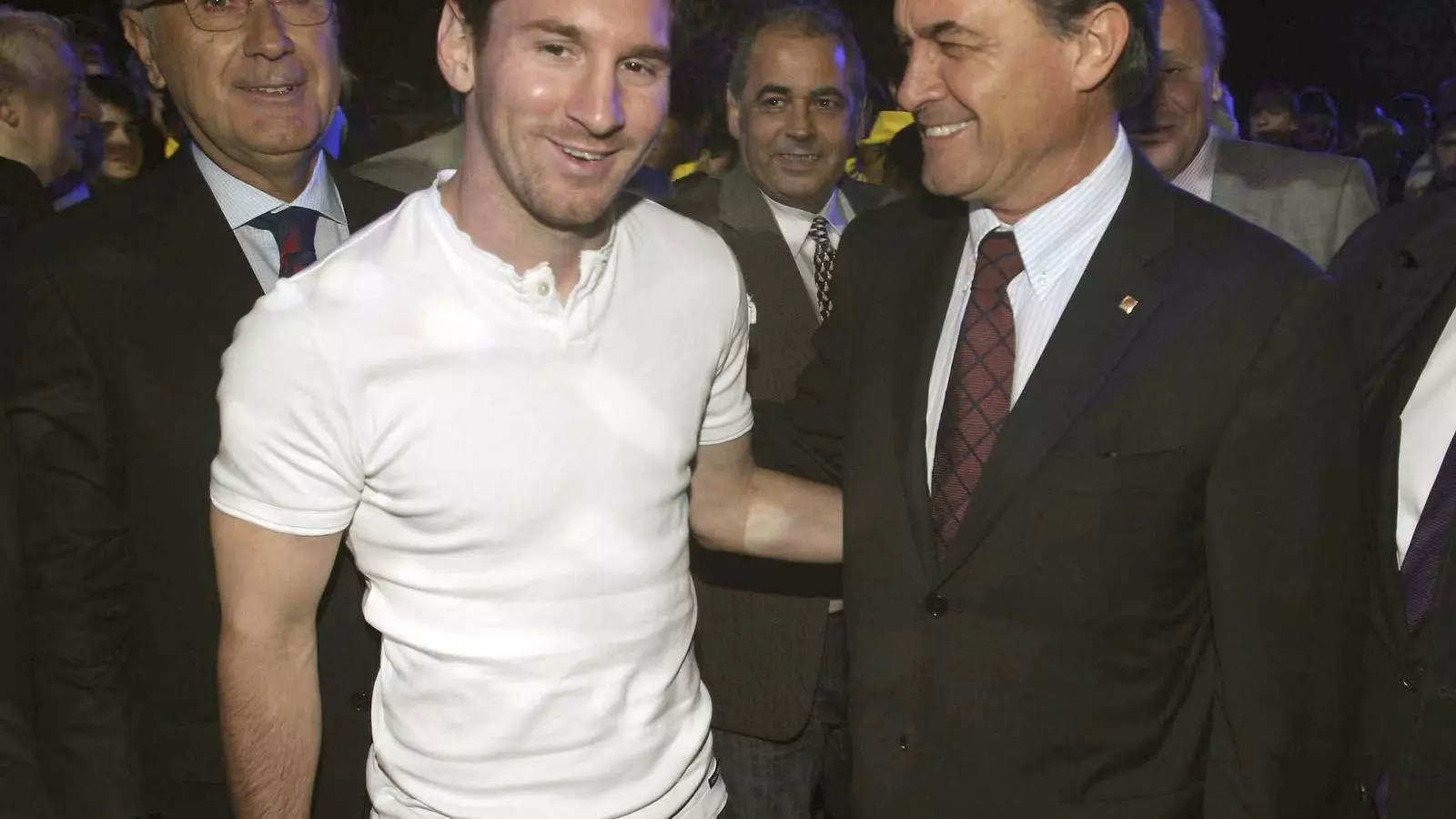Leo Messi hablando con Artur Mas en presencia de Josep Antoni