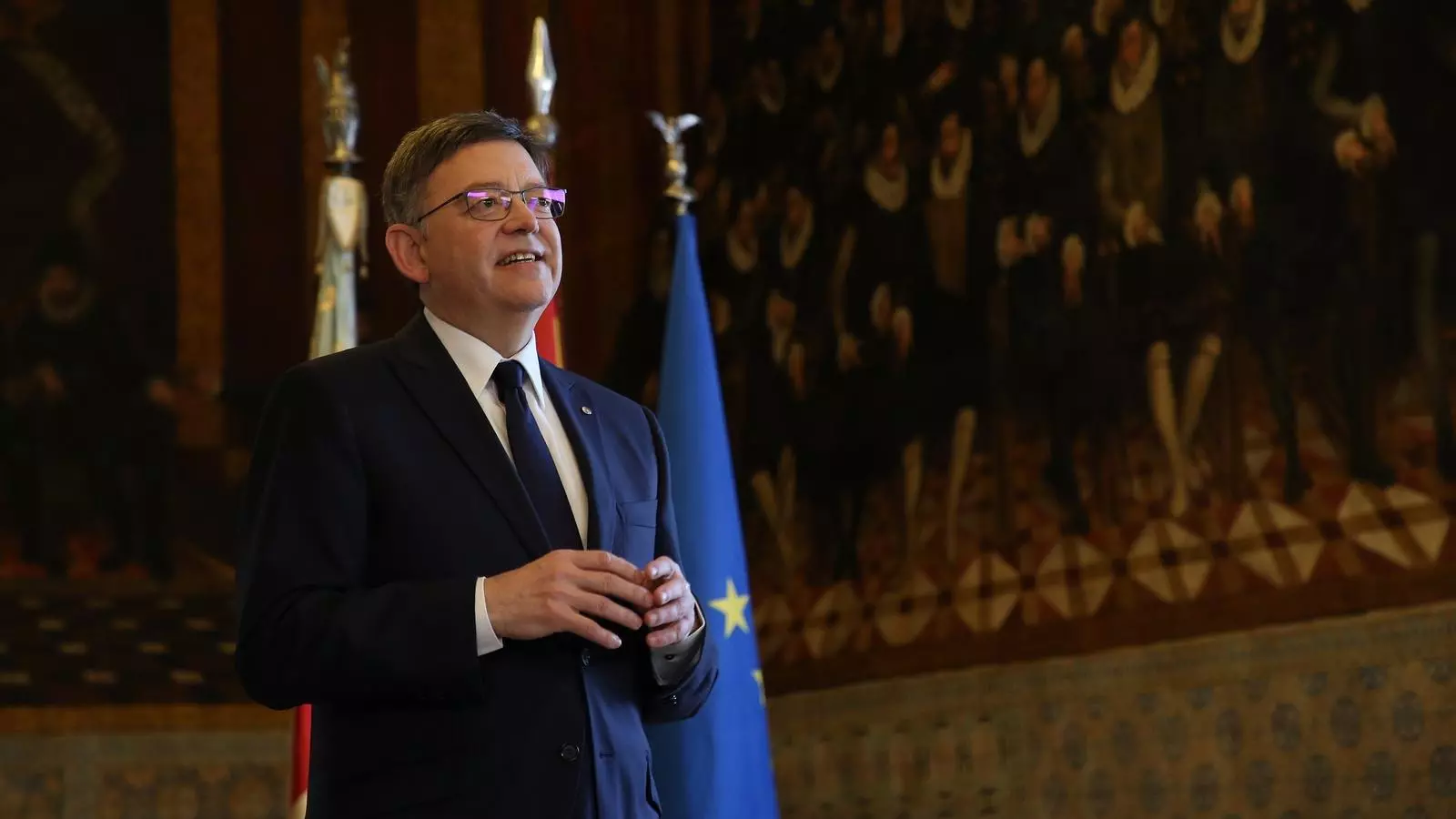El president Ximo Puig al Saló de Corts del Palau de la Generalitat Valenciana.