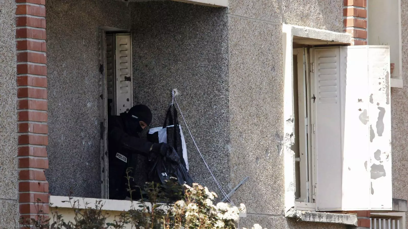 La policia investiga el pis de Mohamed Merah / AFP