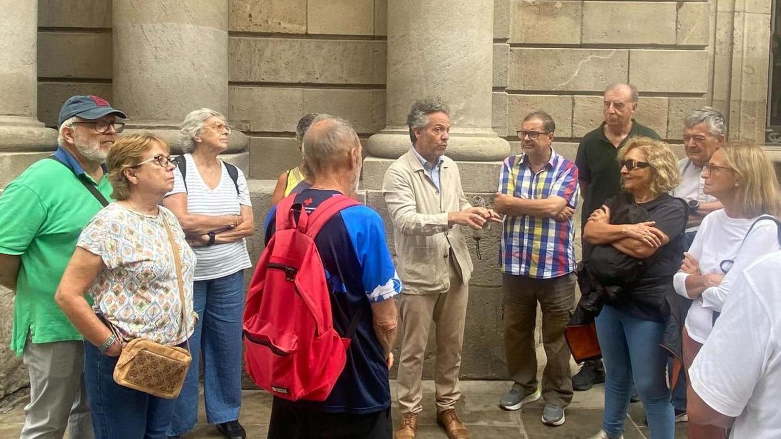 Daniel Venteo, on the walk of Picasso's Barcelona for the Club Prèmim.