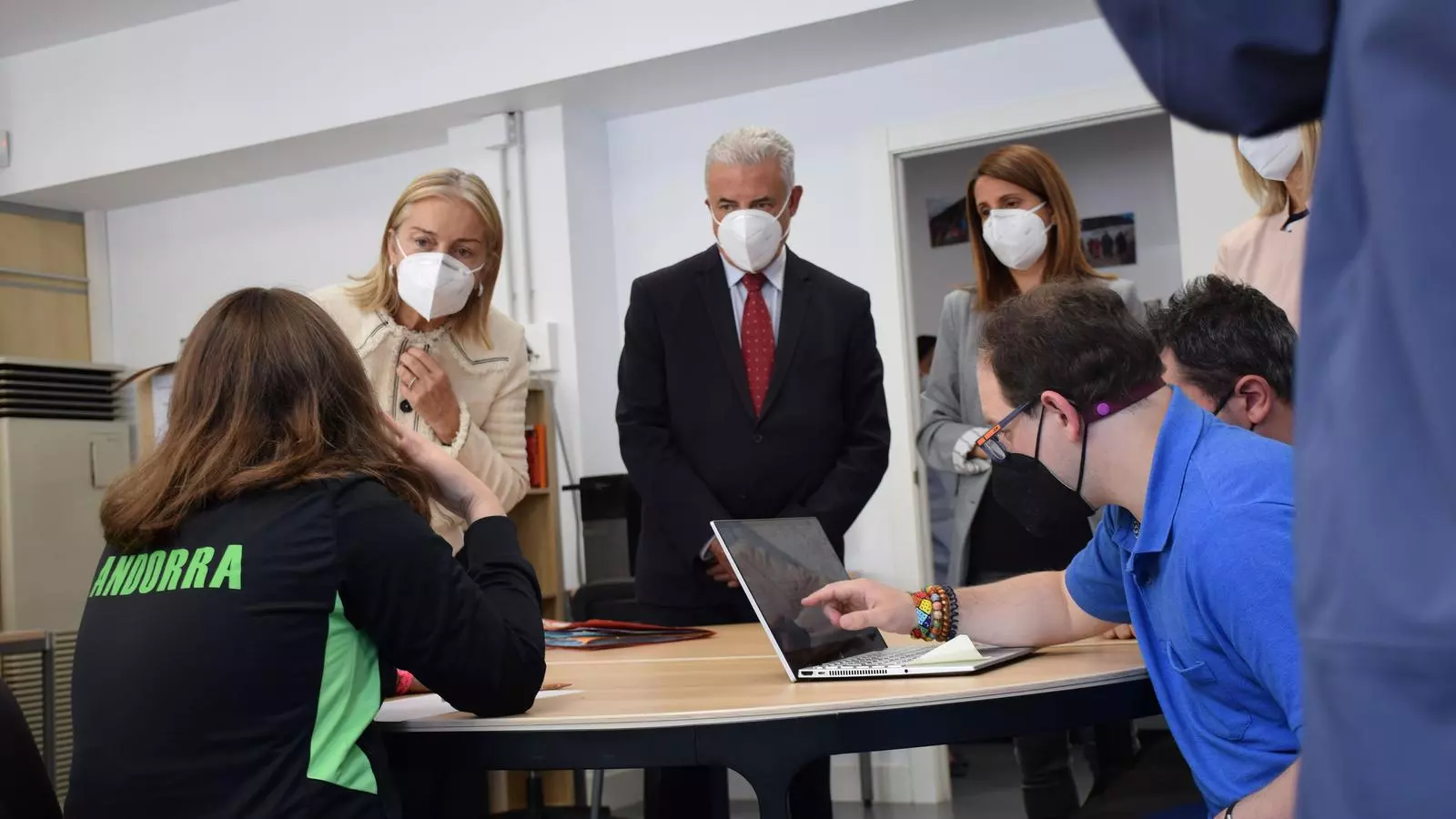 Un moment de la visita als espais reformats del servei ocupacional de Xeridell de la Fundació Privada Nostra Senyora de Meritxell.
