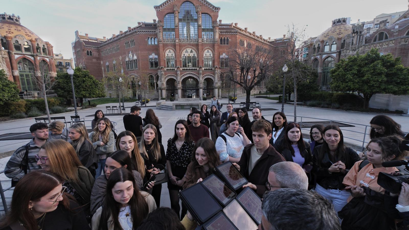 A picture of the visit to the modernist complex of Sant Pau Hospital to remember 'The Shadow of the Wind'