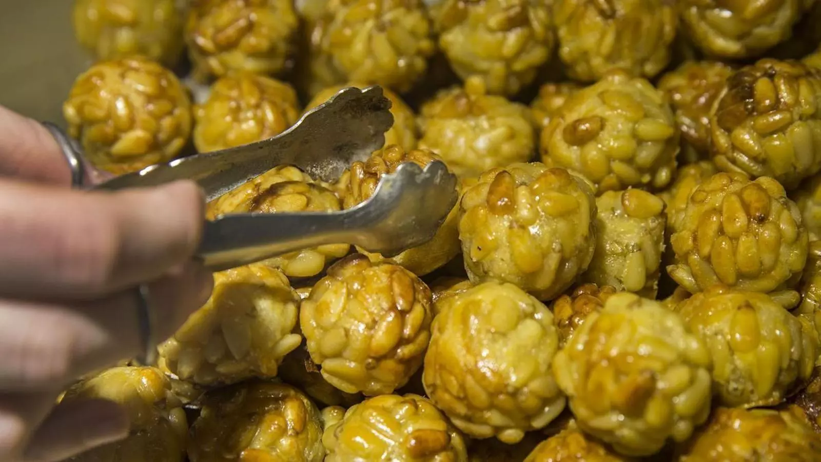 Panellets de pinyons