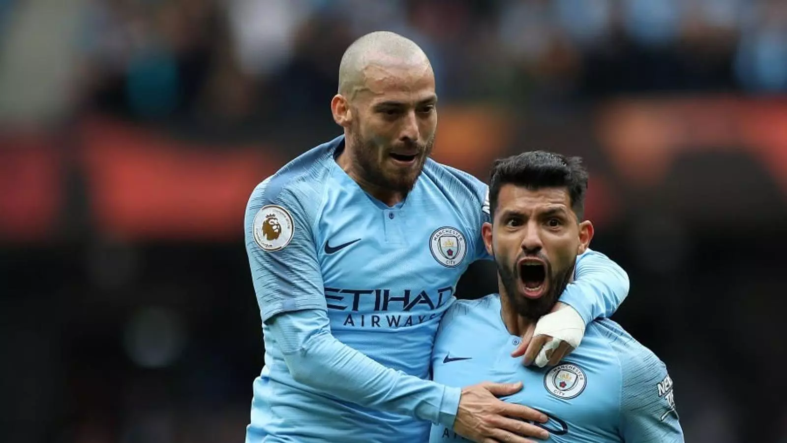 Silva i Agüero celebren el primer gol del City al Burnley