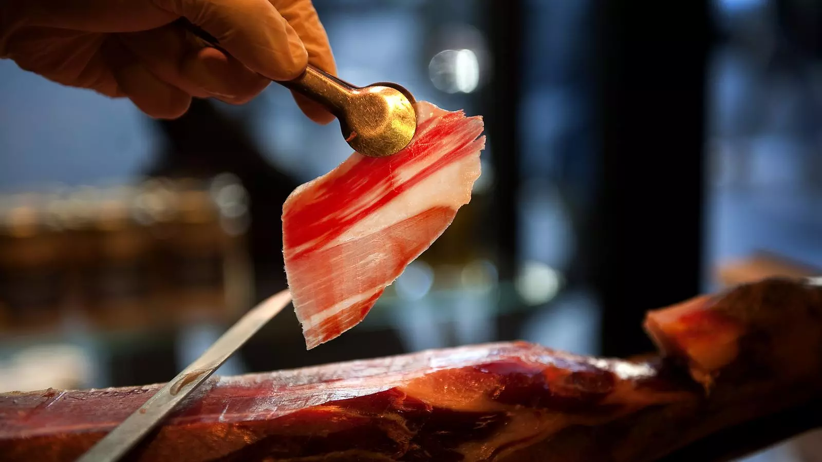 Els talladors de pernil volen reconeixement / FRANCESC MELCION