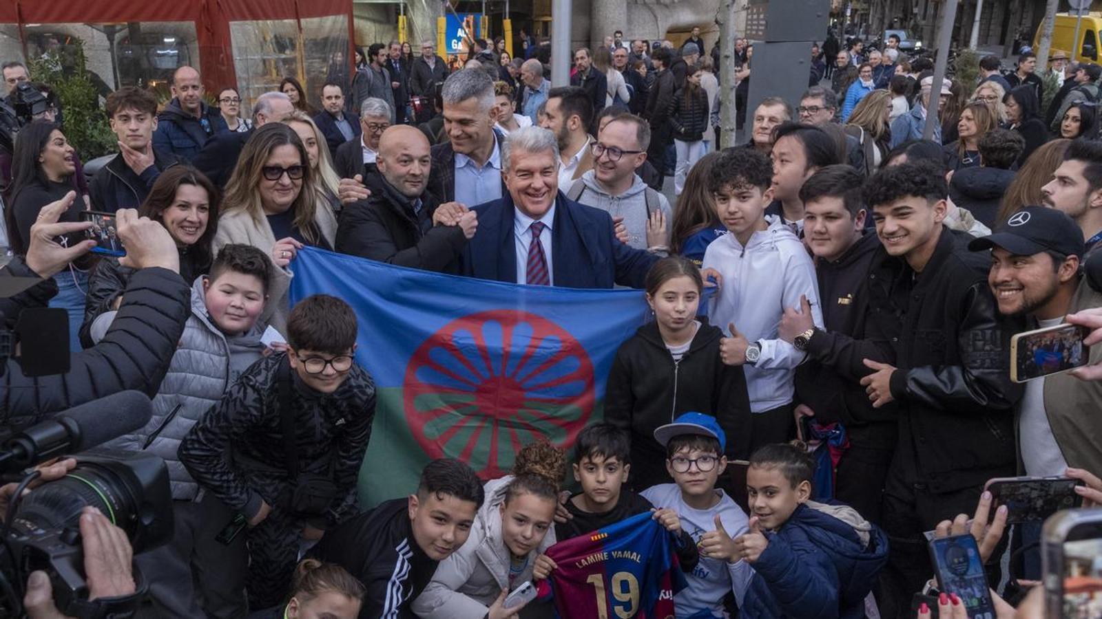 Joan Laporta with Barça fans