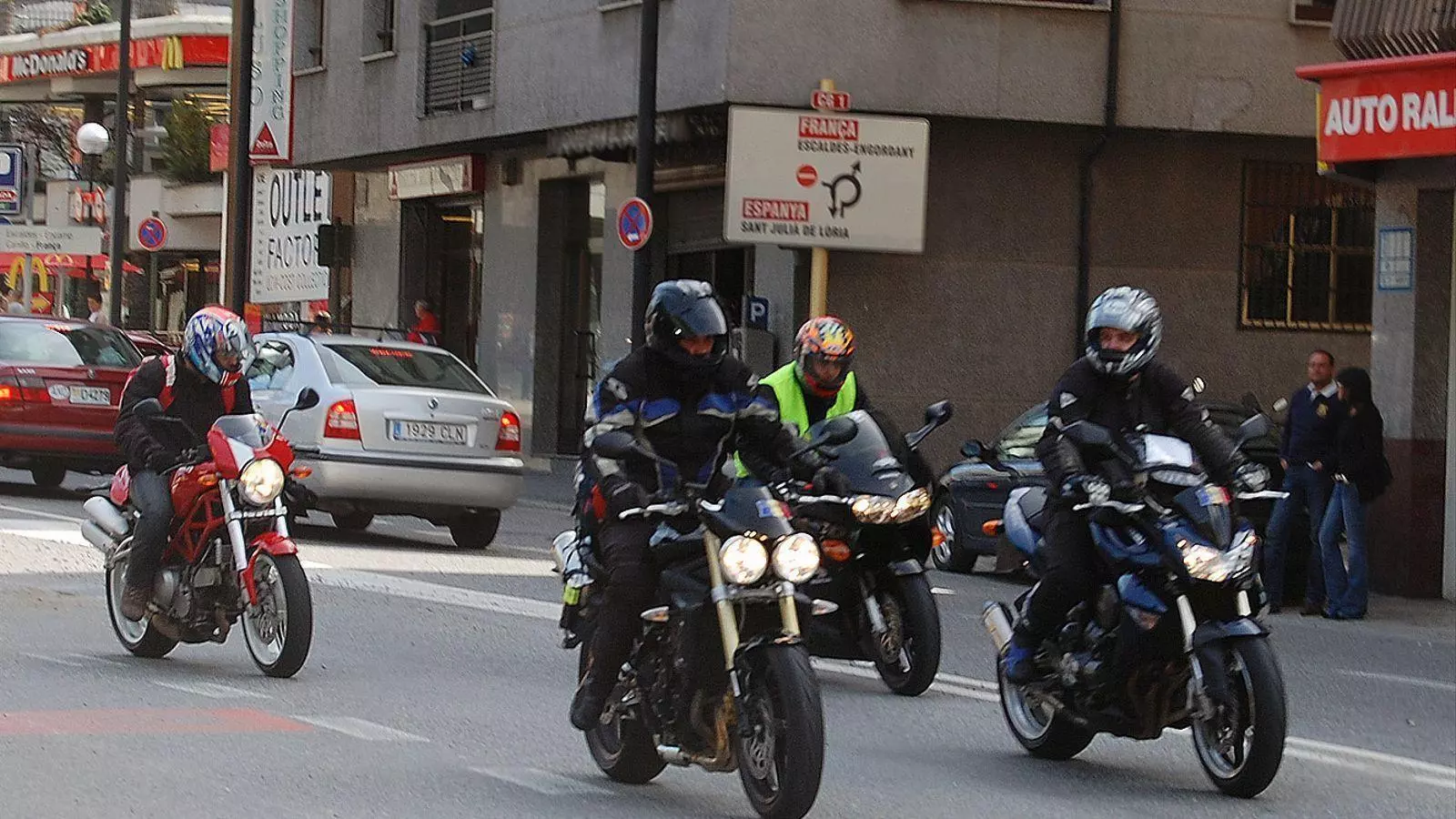 Motocicletes a la via pública.