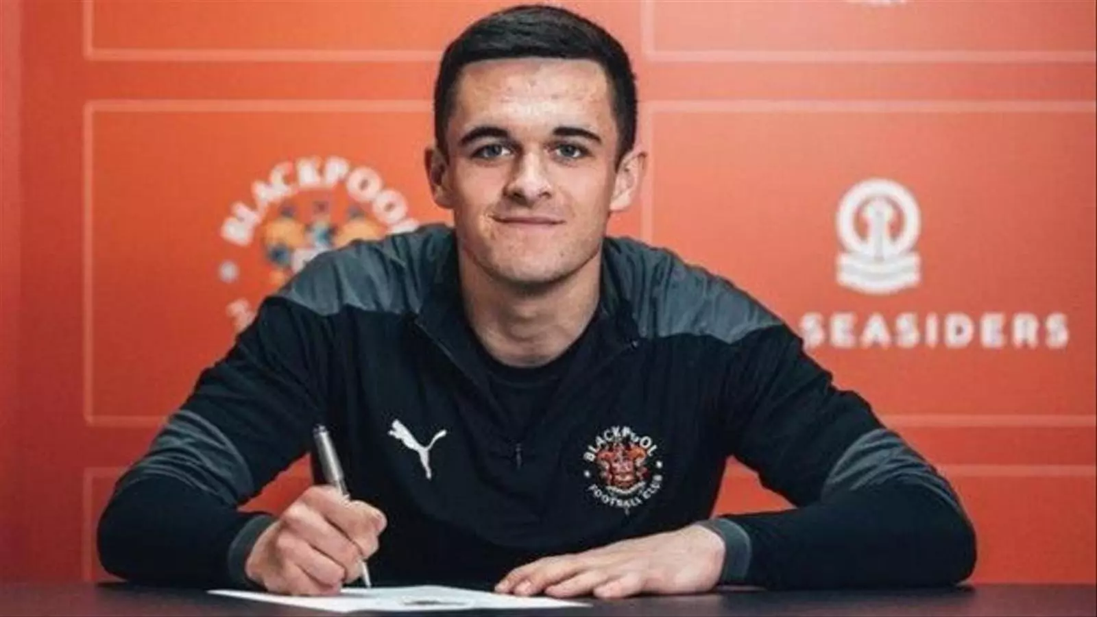 Jake Daniels, futbolista del Blackpool