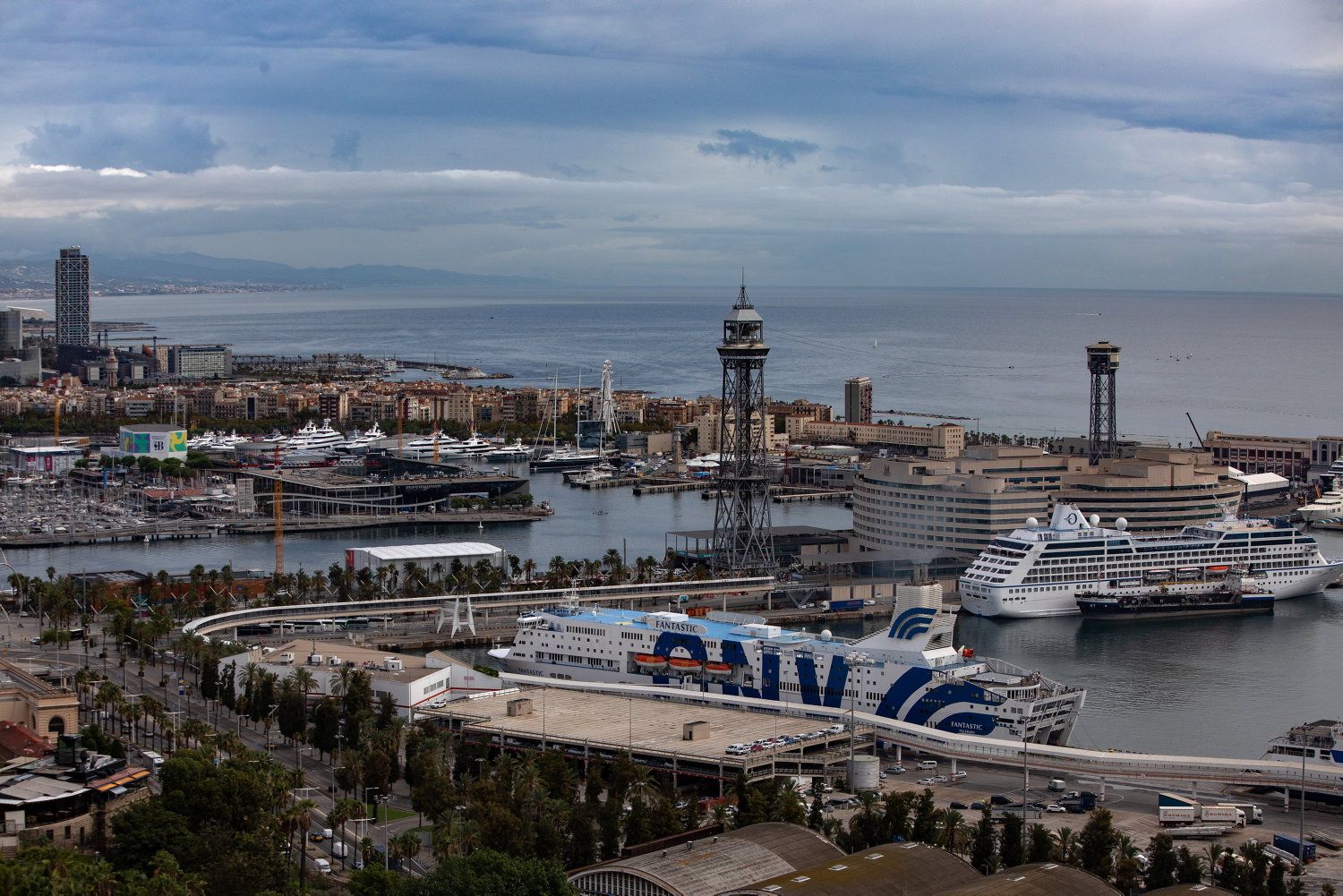 Panoràmica del Port de Barcelona.