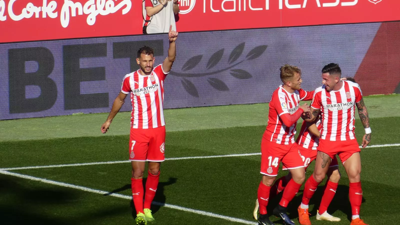 Christian Stuani celebra un dels gols aconseguits amb el Girona FC.