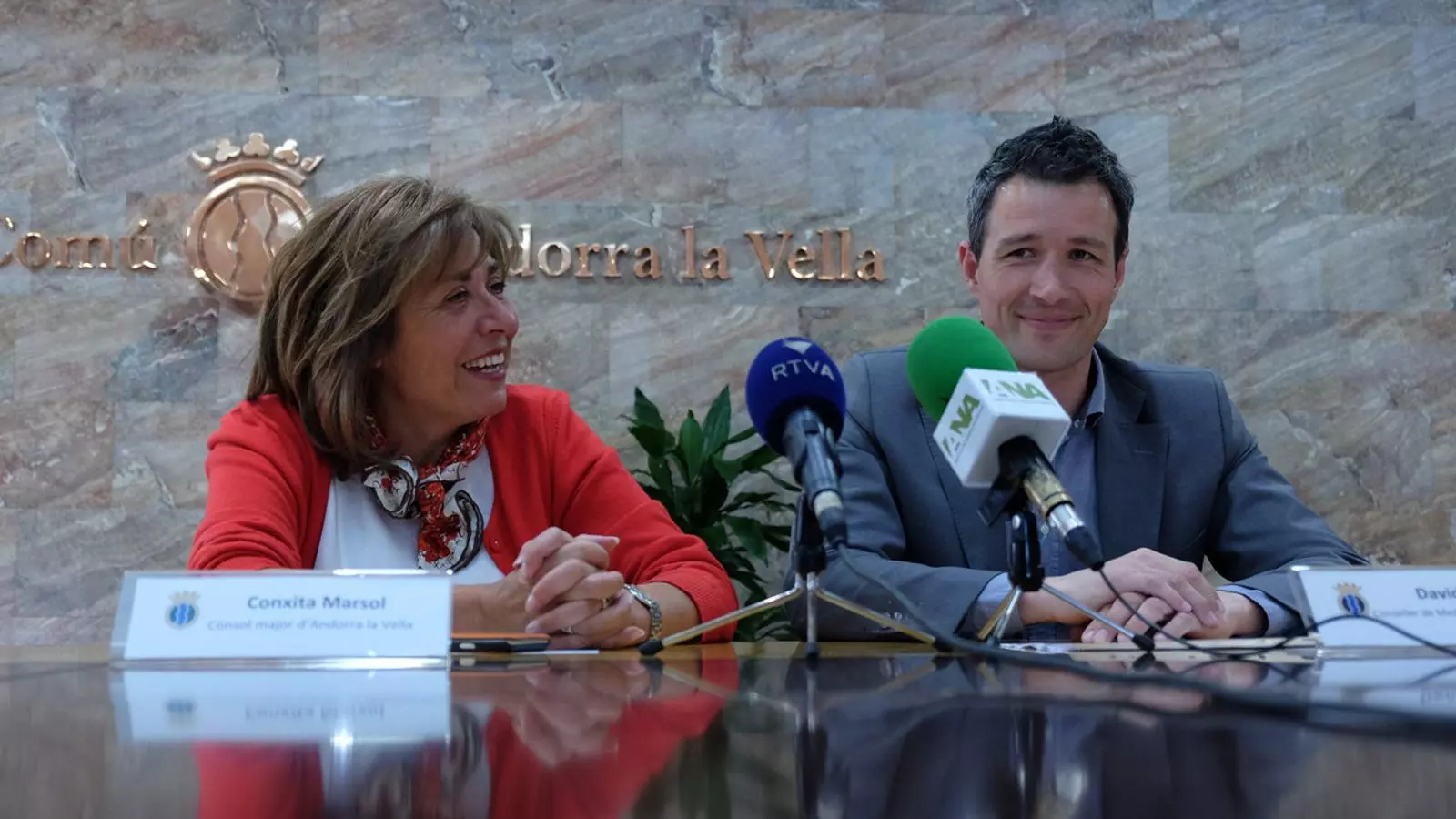 La cònsol major, Conxita Marsol, i el conseller de Medi Amient, David Astrié